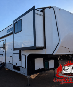 Used 2023 Genesis Supreme 40 SRSS6